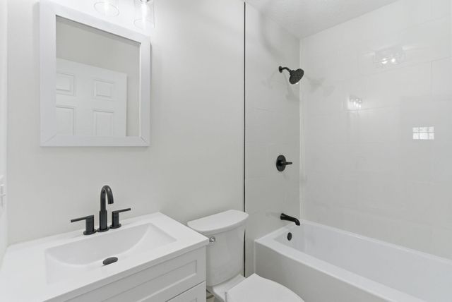 189 Scarlets Way, Bronston, KY 42518