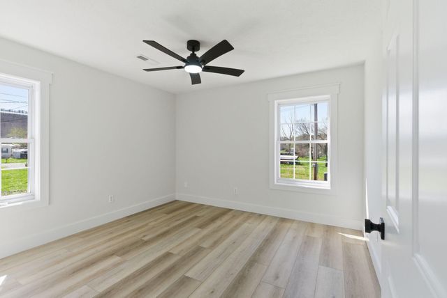 189 Scarlets Way, Bronston, KY 42518