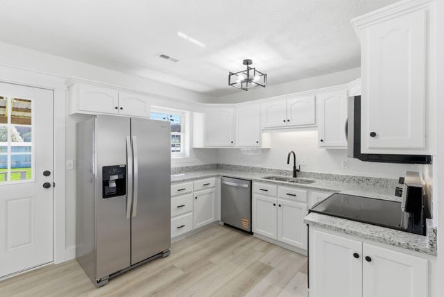 189 Scarlets Way, Bronston, KY 42518