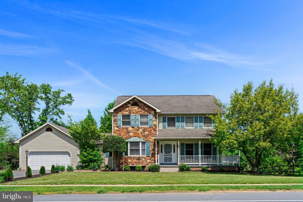1035 COUNTRY CLUB RD, Camp Hill, PA 17011