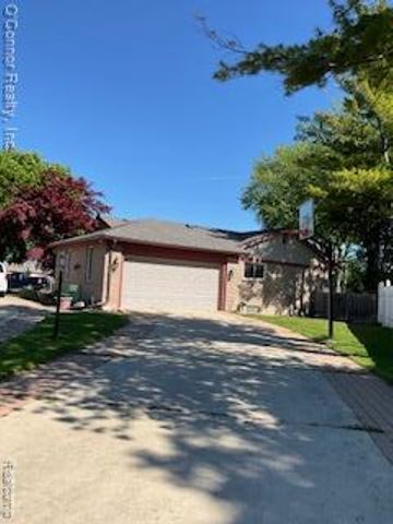 39480 Baroque Boulevard, Clinton Township, MI 48038