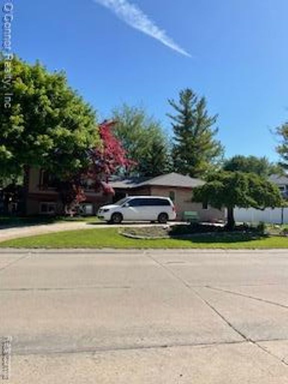 39480 Baroque Boulevard, Clinton Township, MI 48038