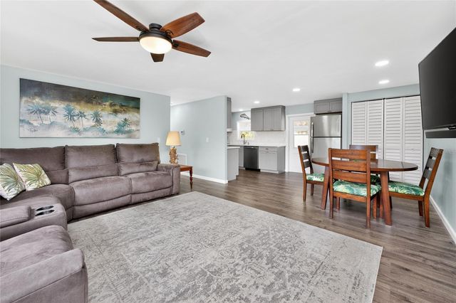258 VIA DE LUNA, Englewood, FL 34224