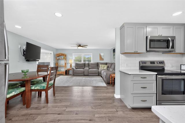 258 VIA DE LUNA, Englewood, FL 34224