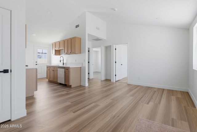 1805 N 31ST Street, Phoenix, AZ 85008