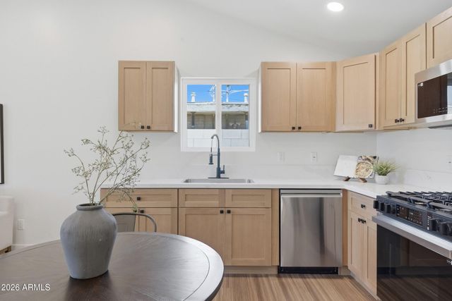 1805 N 31ST Street, Phoenix, AZ 85008