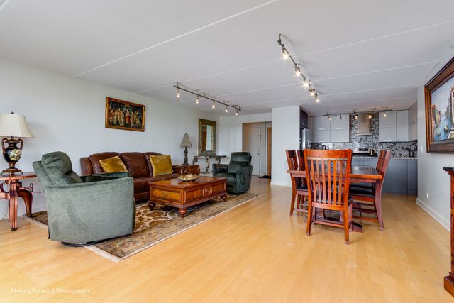 8540 W Foster Avenue 503, Norridge, IL 60706