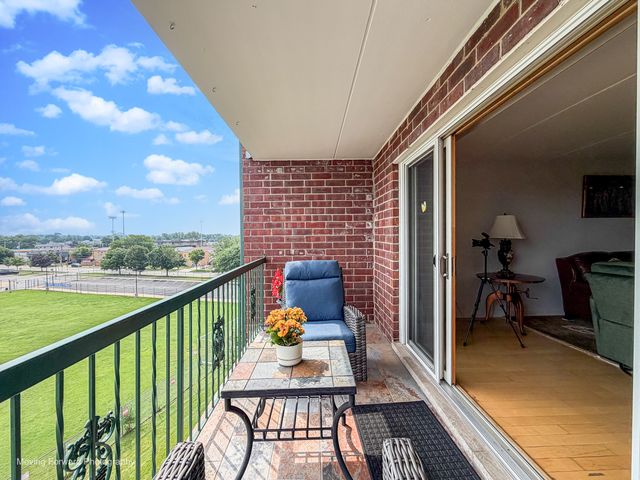 8540 W Foster Avenue 503, Norridge, IL 60706