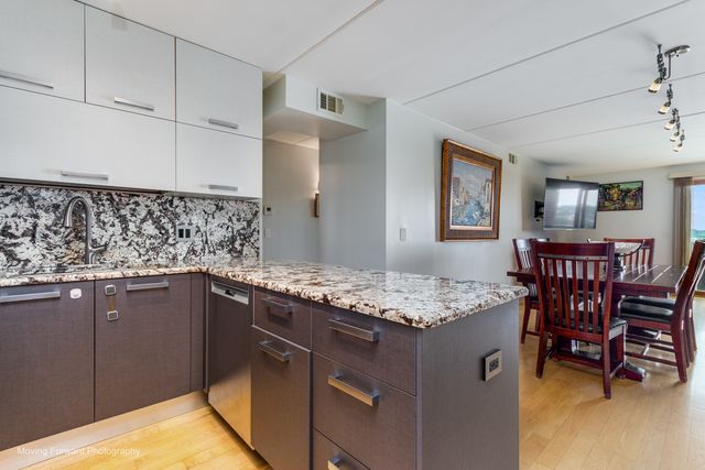 8540 W Foster Avenue 503, Norridge, IL 60706