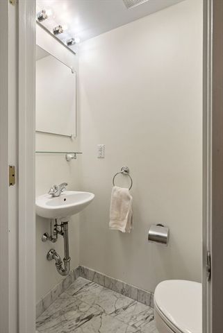 931 Massachusetts Ave 306, Cambridge, MA 02139