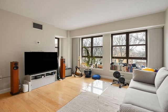 931 Massachusetts Ave 306, Cambridge, MA 02139