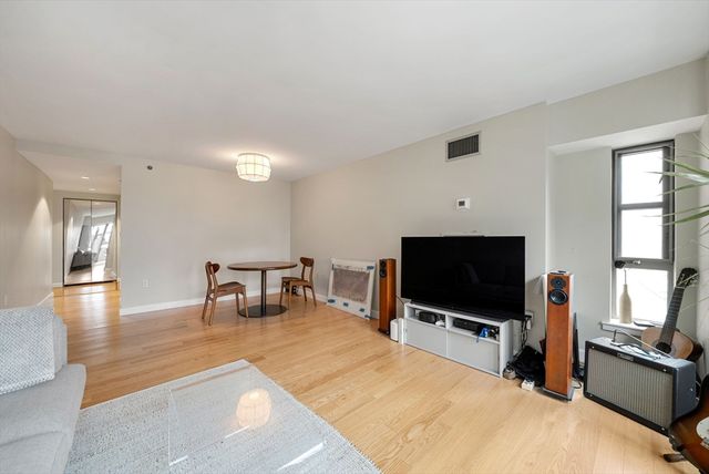 931 Massachusetts Ave 306, Cambridge, MA 02139