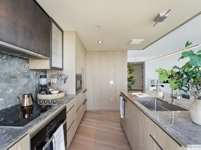 1000 Auahi Street 2901, Honolulu, HI 96814