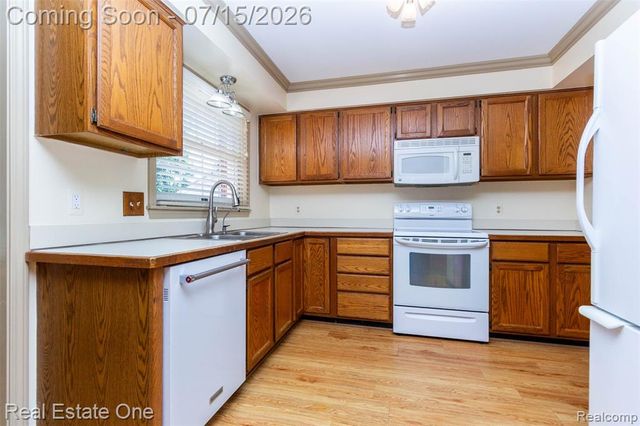 18801 Maple Circle 13, Clinton Township, MI 48036