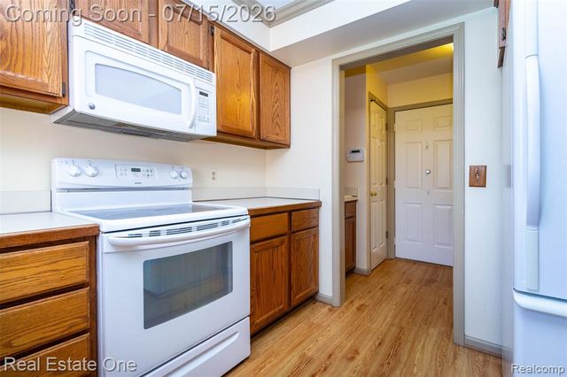 18801 Maple Circle 13, Clinton Township, MI 48036