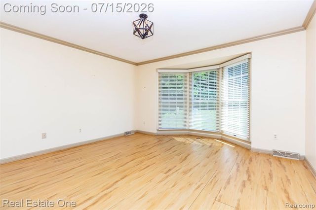 18801 Maple Circle 13, Clinton Township, MI 48036