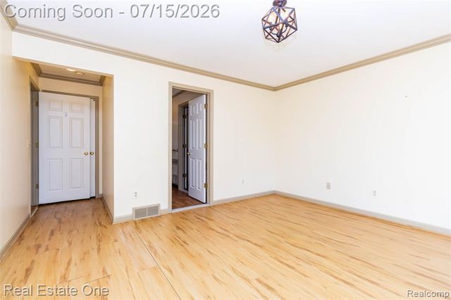 18801 Maple Circle 13, Clinton Township, MI 48036
