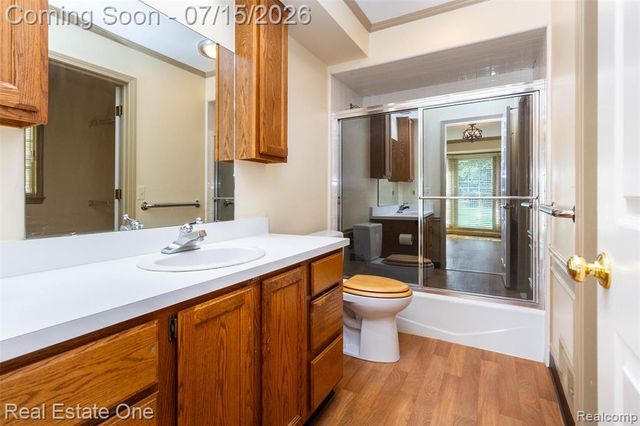 18801 Maple Circle 13, Clinton Township, MI 48036