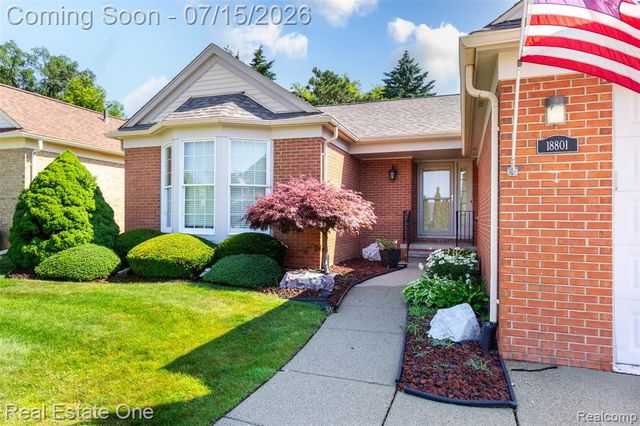 18801 Maple Circle 13, Clinton Township, MI 48036