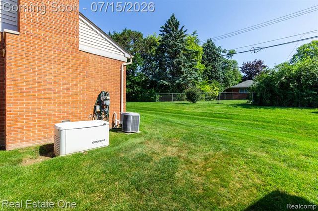18801 Maple Circle 13, Clinton Township, MI 48036