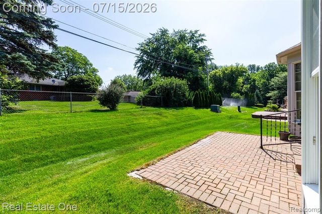 18801 Maple Circle 13, Clinton Township, MI 48036