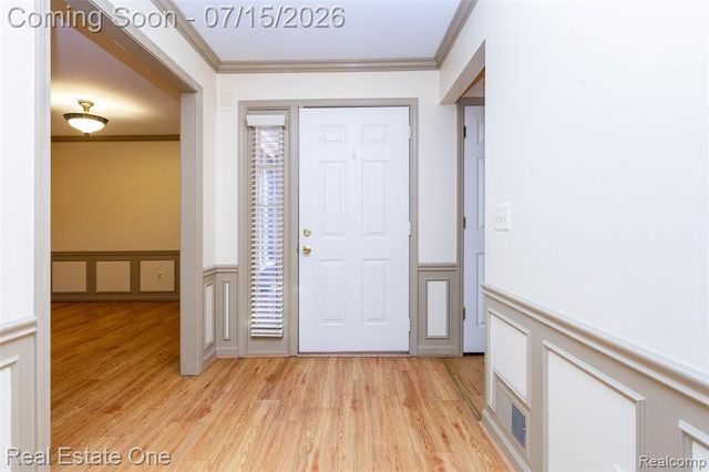 18801 Maple Circle 13, Clinton Township, MI 48036