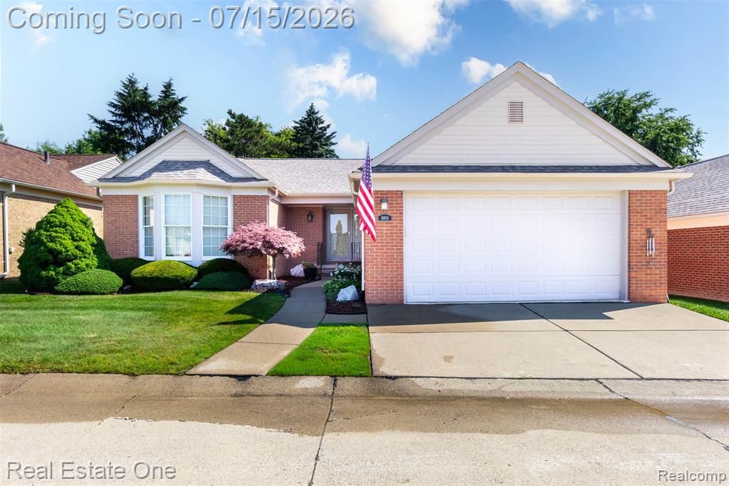 18801 Maple Circle 13, Clinton Township, MI 48036
