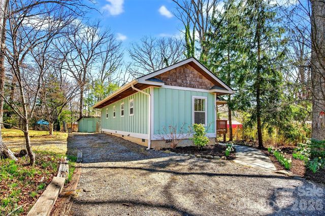 104 Hiawassee Avenue, Black Mountain, NC 28711