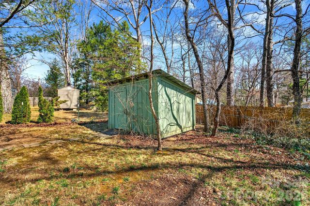 104 Hiawassee Avenue, Black Mountain, NC 28711