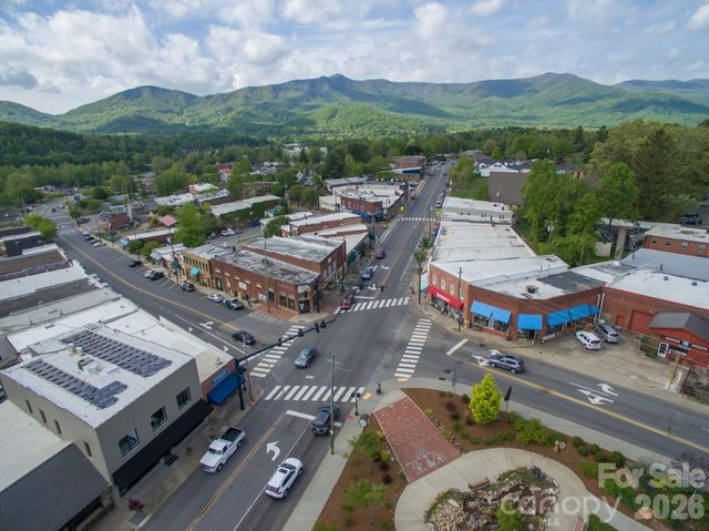 104 Hiawassee Avenue, Black Mountain, NC 28711