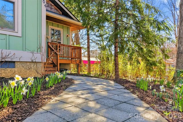 104 Hiawassee Avenue, Black Mountain, NC 28711