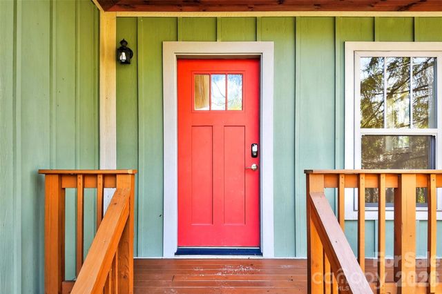 104 Hiawassee Avenue, Black Mountain, NC 28711