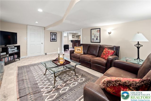 3 Tulip Court, Easton, PA 18045