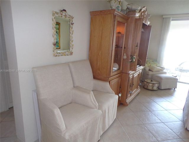 3020 Marcos Dr S214, Aventura, FL 33160