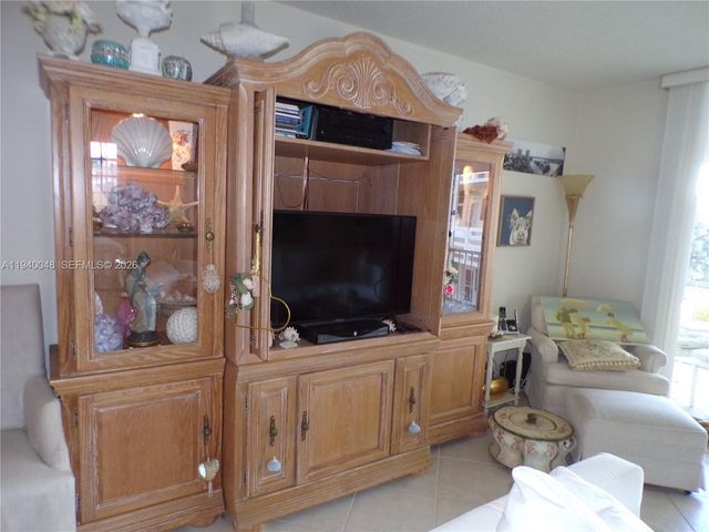 3020 Marcos Dr S214, Aventura, FL 33160