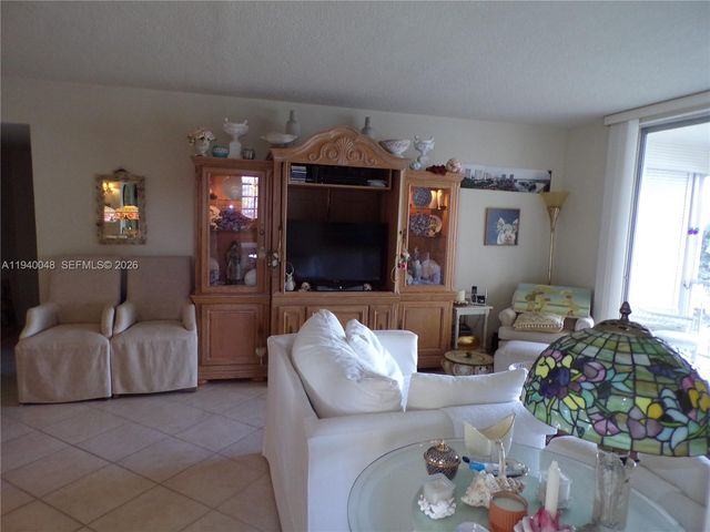 3020 Marcos Dr S214, Aventura, FL 33160