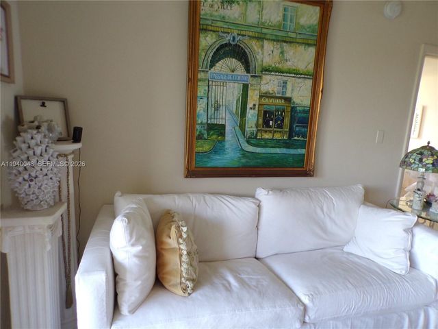 3020 Marcos Dr S214, Aventura, FL 33160