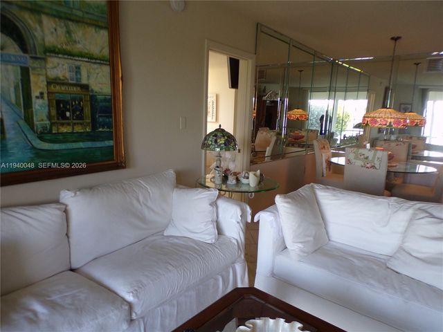 3020 Marcos Dr S214, Aventura, FL 33160