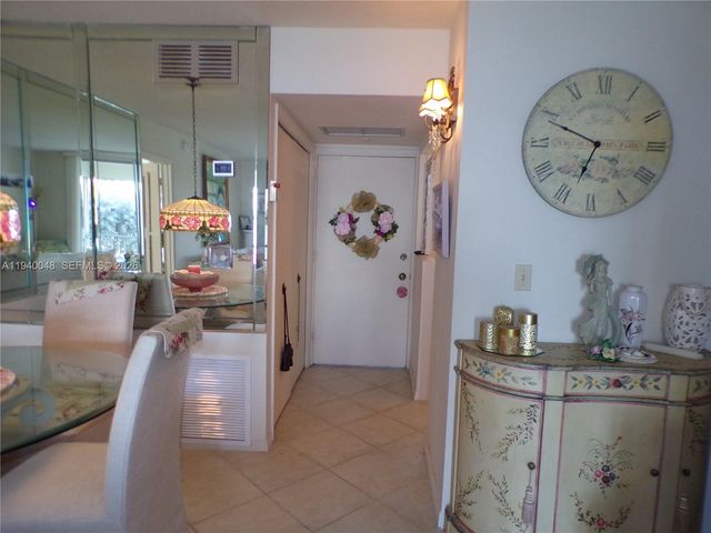 3020 Marcos Dr S214, Aventura, FL 33160