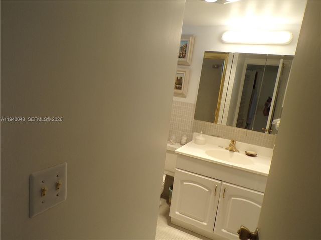 3020 Marcos Dr S214, Aventura, FL 33160