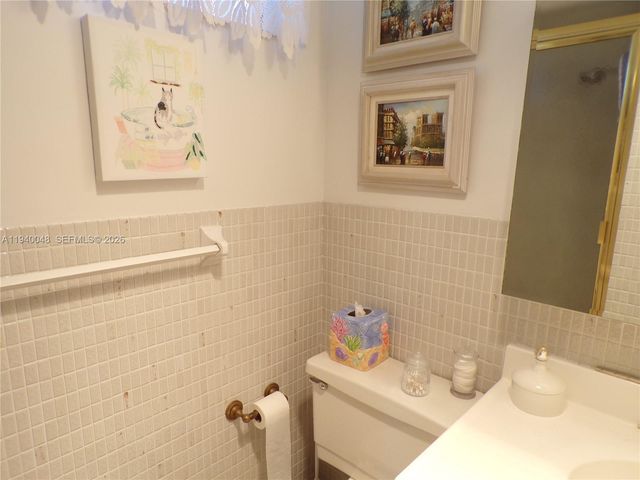 3020 Marcos Dr S214, Aventura, FL 33160