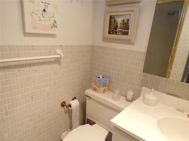 3020 Marcos Dr S214, Aventura, FL 33160