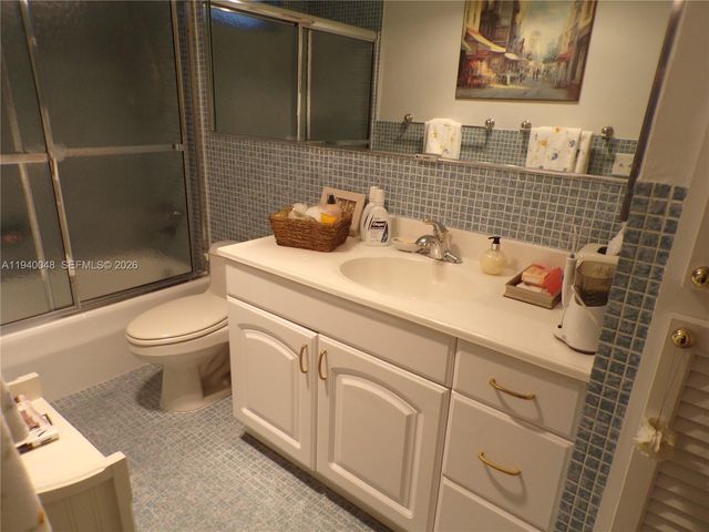 3020 Marcos Dr S214, Aventura, FL 33160