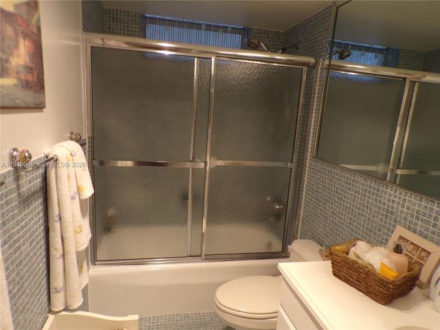 3020 Marcos Dr S214, Aventura, FL 33160