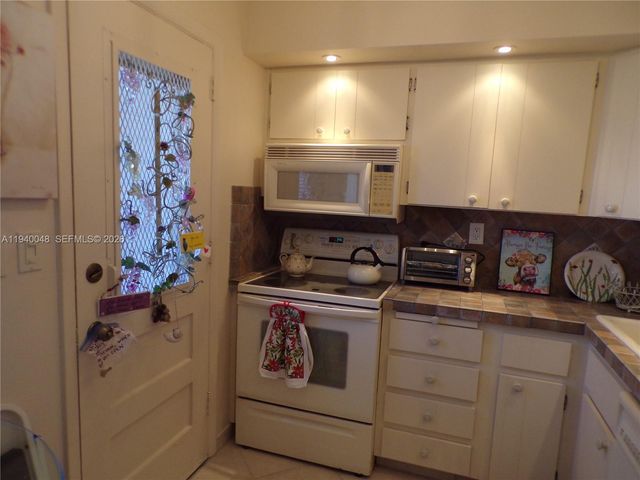 3020 Marcos Dr S214, Aventura, FL 33160