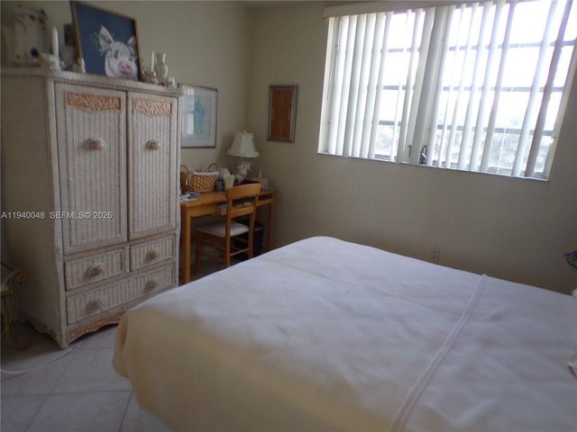 3020 Marcos Dr S214, Aventura, FL 33160