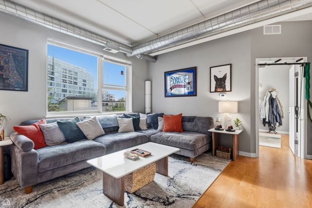 873 N Larrabee Street 409, Chicago, IL 60610