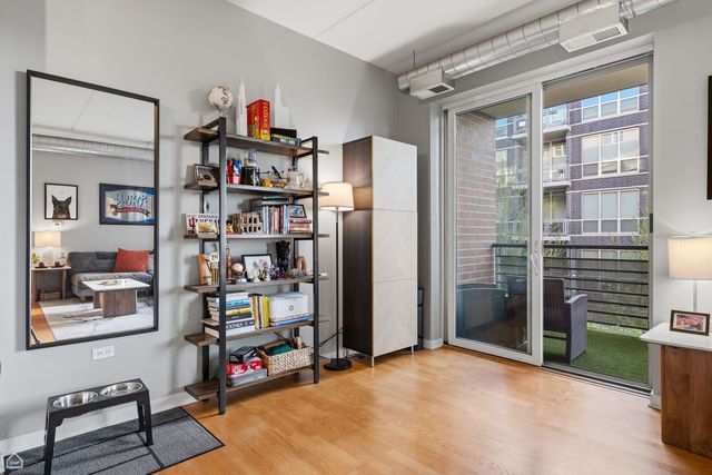 873 N Larrabee Street 409, Chicago, IL 60610