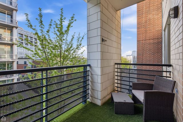 873 N Larrabee Street 409, Chicago, IL 60610