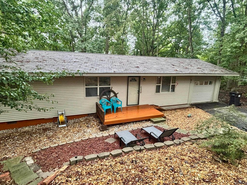 61 Tomino Way, Hot Springs Village, AR 71909